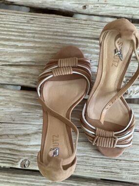 Schultz Tan Strappy Heeled Sandals with Cream Accents
